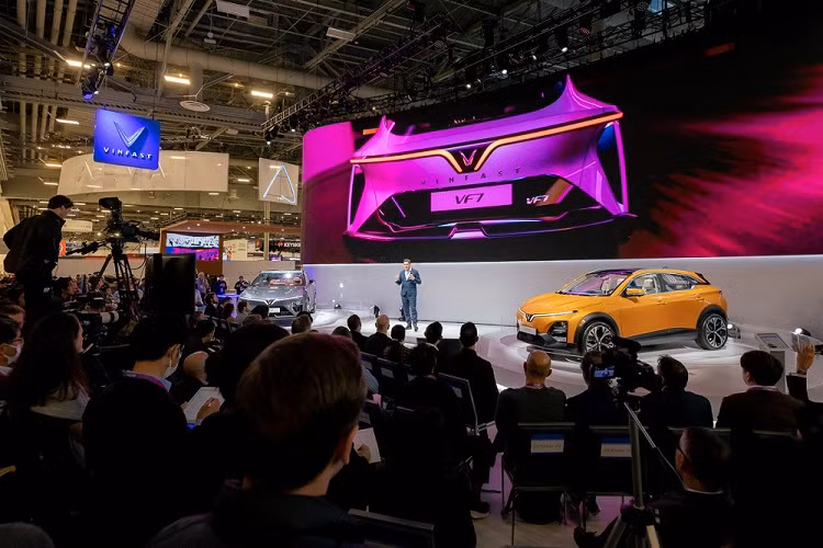 VinFast VF7 lan dau cong bo nhung thong so truoc ngay mo ban