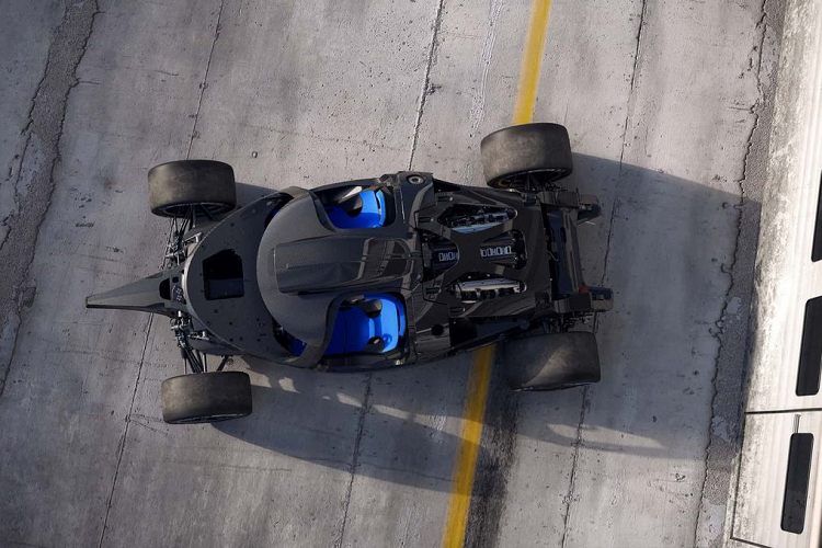 “Trái tim” của Bugatti Bolide hàng hiếm này là khối động cơ W16 dung tích 8.0L có công suất 1.577 mã lực và 1.600Nm mô-men xoắn. Sức mạnh được truyền tới cả bốn bánh thông qua hệ dẫn động 2 cầu điều khiển điện tử có khả năng phân bổ lực kéo từng bánh khác nhau.