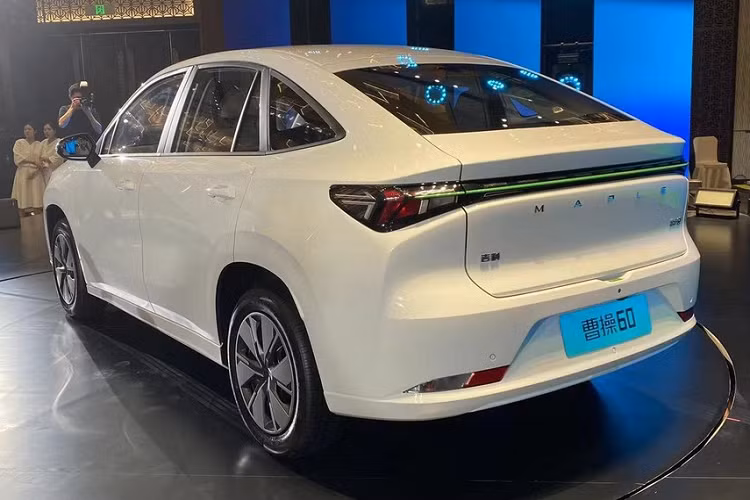 Quan trọng hơn, vì hướng đến ngành dịch vụ, Cao Cao đã mang đến cho mẫu xe điện đầu tiên của mình 1 tính năng vô cùng hữu ích đó là chống say xe, giúp cho người "tiền đình yếu" có thêm sự tự tin và thoải mái khi đi xa.