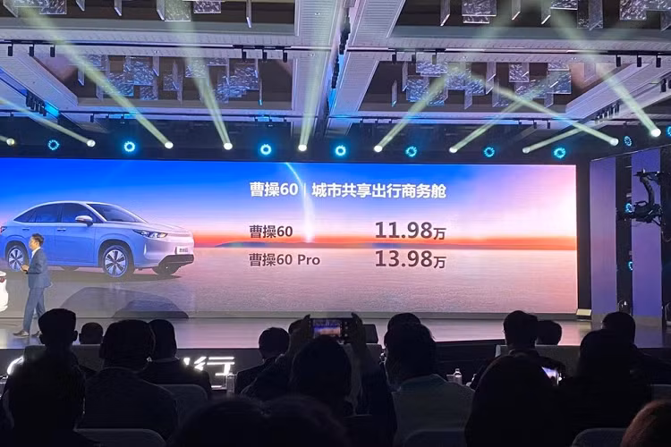 Là sản phẩm tập trung đến xe dịch vụ, vì thế, Geely rất chú ý cho khoang chứa đồ của xe khi mang đến thể tích 500 lít, đáp ứng nhu cầu chứa hành lý của người dùng di chuyển.