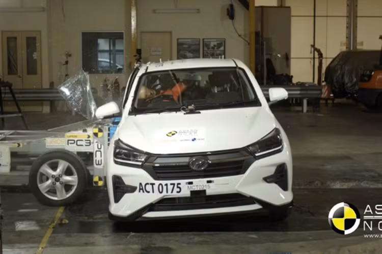 Loat oto Toyota dinh be boi an toan, nhieu xe dang ban o Viet Nam-Hinh-3