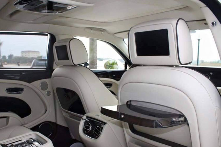 Chưa hết, mỗi lần bạn ghé thăm cabin của Bentley Mulsanne bạn sẽ được thưởng lãm mùi hương đặc trưng rất Anh, rất Bentley với những bí kíp tạo ra có chủ đích của những nghệ nhân tài hoa thượng thừa.