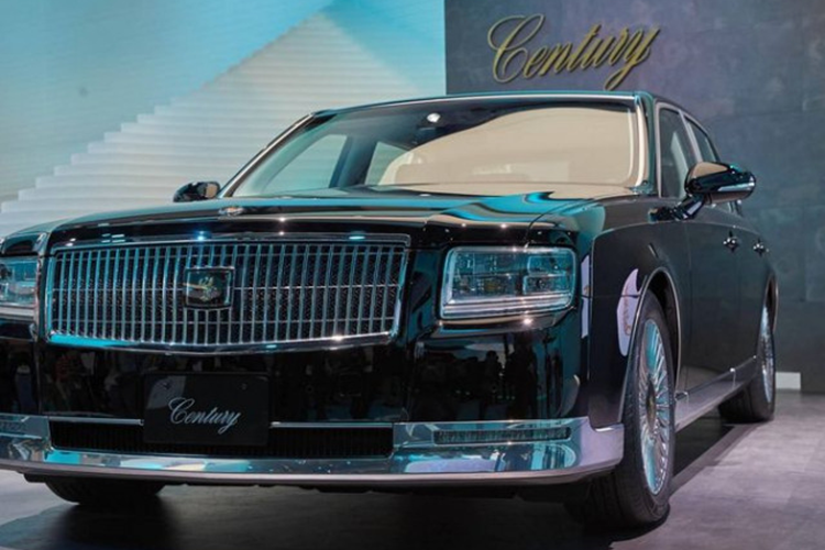 “Tôi đã học được nhiều điều mới, từ lịch sử của Toyota và Century cho đến kỹ thuật chế tạo chất lượng cao. Đó là một trải nghiệm vô giá.”