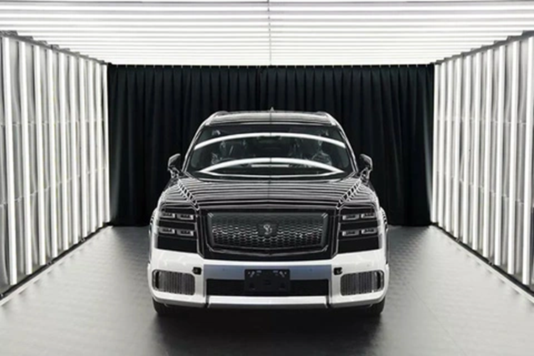 Trong khi ở một chiếc xe bình thường, việc siết một con ốc có thời gian trung bình là 5 giây thì đối với mẫu SUV sang trọng này, thời gian đó là khoảng 1 phút. Điều này lý giải tại sao Toyota chỉ sản xuất được ba chiếc Century SUV mỗi ngày.