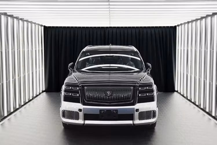 Trong khi ở một chiếc xe bình thường, việc siết một con ốc có thời gian trung bình là 5 giây thì đối với mẫu SUV sang trọng này, thời gian đó là khoảng 1 phút. Điều này lý giải tại sao Toyota chỉ sản xuất được ba chiếc Century SUV mỗi ngày.