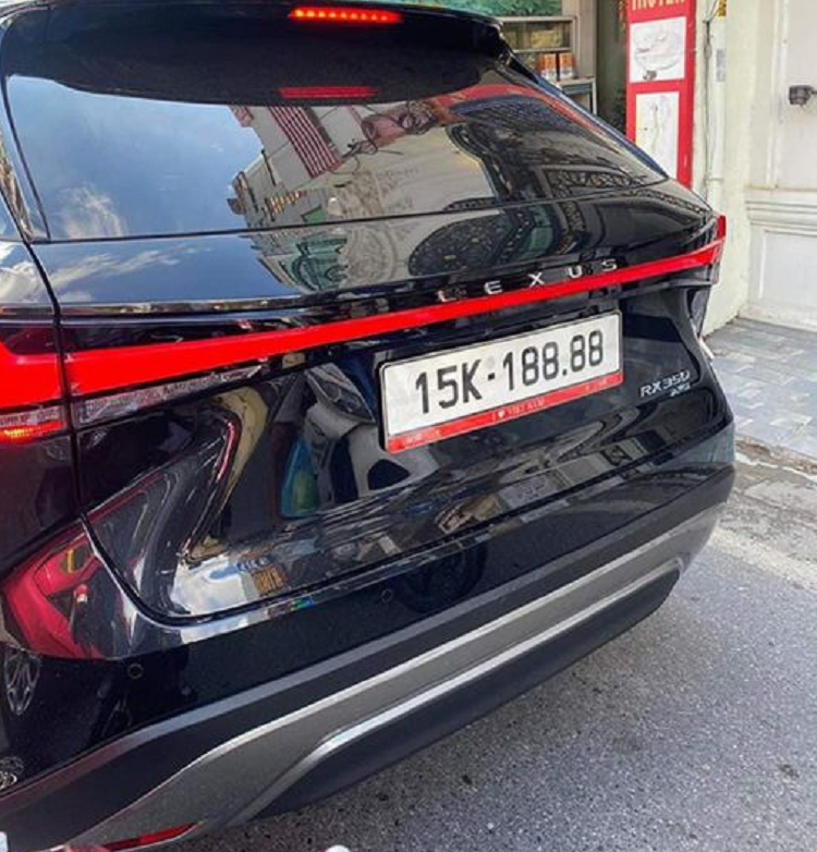 Lexus RX350 cua dai gia Hai Phong trung bien “tu quy 8