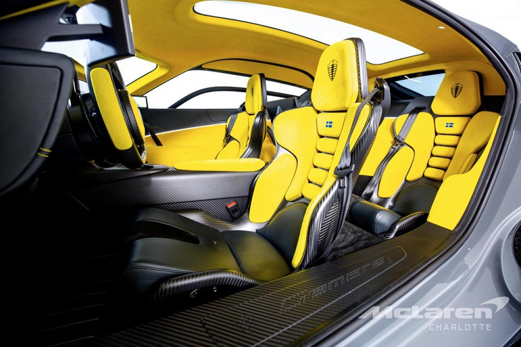 Cụ thể, động cơ 3 xi-lanh, dung tích 2.0 lít, 2 bộ tăng áp trên siêu xe Koenigsegg Gemera sẽ tạo ra công suất tối đa 590 mã lực tại tua máy 7.500 vòng/phút cùng mô-men xoắn cực đại 600 Nm tại dải tua máy từ 2.000 - 7.000 vòng/phút.