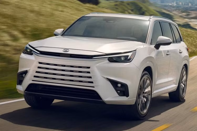  Lexus TX 2024 mới là mẫu SUV hạng sang 7 chỗ đã lần đầu tiên được vén màn vào hồi tháng 6 năm nay. Sau 3 tháng, hãng Lexus mới công bố giá bán của mẫu xe này ở thị trường Mỹ. Tại thị trường Mỹ, Lexus TX 2024 được chia thành 5 phiên bản, bao gồm TX 350, TX 350 Premium, TX 350 Luxury, TX 500h F Sport Performance Premium và TX 500h F Sport Performance Luxury.