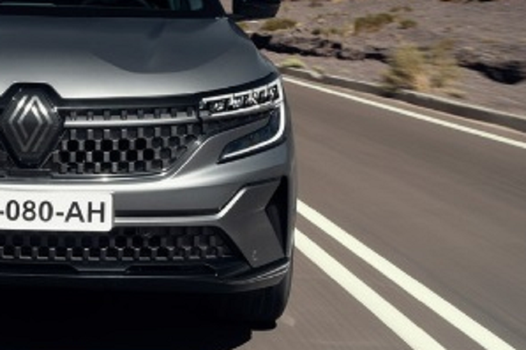 Hoặc có xe sẽ chạy thử ở Đức hoặc Romania, trên cung đường cao tốc Transfagarasan nổi tiếng về độ quanh co và khúc khuỷu. Sau cùng, tất cả các dữ liệu của 160 chiếc xe này sẽ được gửi về nhà máy để các kỹ sư cùng nhau phân tích, giải quyết vấn đề, điều đỉnh để phù hợp nhất với người dùng.