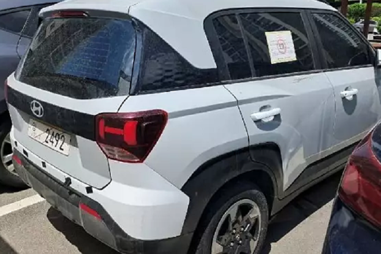 Với nguyên mẫu đã xuất hiện ngay trên đường phố thì khả năng cao thời điểm Hyundai Exter ra mắt chính thức đã gần đến. Việc sản xuất chiếc SUV đô thị này được cho là sẽ bắt đầu vào nửa cuối năm nay và dự kiến ra mắt thị trường Ấn Độ tháng 8 năm 2023.