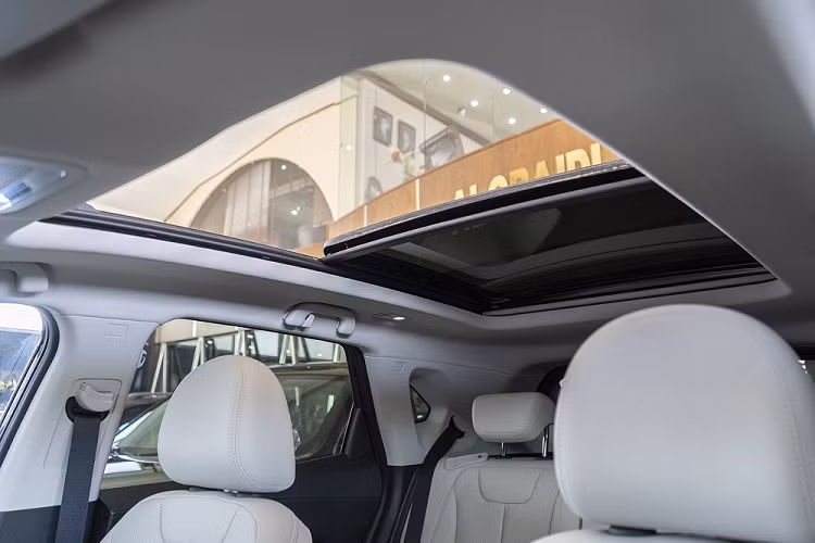 Nằm bên dưới nắp ca-pô của mẫu xe Trung Quốc này là động cơ xăng 4 xi-lanh, tăng áp, dung tích 1.5L do Mitsubishi sản xuất, tạo ra công suất tối đa 197 mã lực và mô-men xoắn cực đại 285 Nm. Động cơ kết hợp với hộp số tự động ly hợp kép ướt 7 cấp.