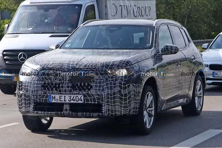 Thật khó để xác định chính xác mức giá xe BMW X3 2024 là bao nhiêu, nhưng có thể xe sẽ tăng giá nhẹ so với phiên bản hiện hành vốn có giá khởi điểm từ 47.195 USD tại thị trường Mỹ. BMW X3 thế hệ tiếp theo sẽ được ra mắt vào đầu năm tới trước khi được bán ra vào cuối năm 2024. 