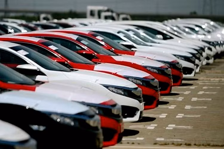 Viet Nam nhap khau gan 115.000 oto, xe Indonesia gia re nhat