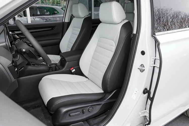 Tương tự bản thường, xe cũng có hệ thống trợ lái nâng cao Honda Sensing 360, bao gồm camera góc rộng 90 độ và cảm biến radar sóng milimet. Nhờ đó, xe có thể nhận biết các vật thể chuyển động như ô tô, mô tô, xe đạp hoặc người đi bộ, vạch kẻ đường, vỉa hè và biển báo giao thông tốt hơn.