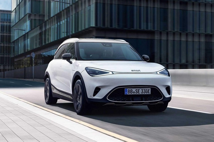 Vào hồi tháng 4 năm ngoái, Smart Automobile - liên doanh giữa tập đoàn Mercedes-Benz và đối tác Geely của Trung Quốc - đã vén màn chiếc Smart #1 2023 mới với thiết kế đầy bắt mắt và thú vị, 5 tháng sau đó, hãng mới bắt đầu bán ra thị trường và nhanh chóng khiến Smart #1 trở thành 1 hiện tượng tại Trung Quốc.