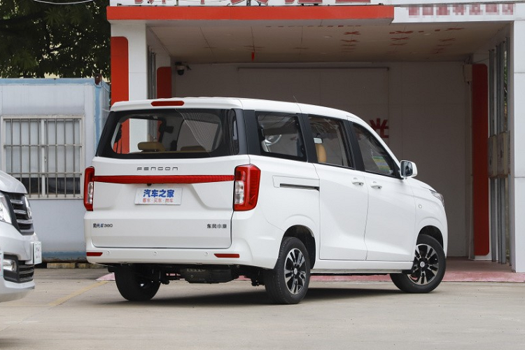 Tốc độ tối đa của xe MPV Dongfeng Fengguang E380 chỉ là 100 km/h. Những thông số về động cơ, trang bị nội thất và thiết kế của Dongfeng Fengguang E380 2023 có thể thấy khá kém và mức giá cũng không hề rẻ tại thị trường tỷ dân.