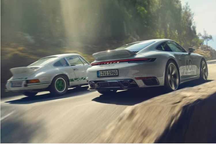 Với mức tăng hơn nửa tỷ đồng này, khách hàng có thể tùy ý chọn mua 1 chiếc xe tầm trung như Toyota Vios, Mazda2 hay Mitsubishi Xpander… Hiện tại, ở Việt Nam mới chỉ có 2 vị doanh nhân là Chủ tịch tập đoàn cafe Trung Nguyên và đại gia Cường Đô la đặt mua chiếc xe thể thao này.