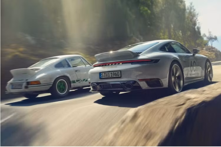 Với mức tăng hơn nửa tỷ đồng này, khách hàng có thể tùy ý chọn mua 1 chiếc xe tầm trung như Toyota Vios, Mazda2 hay Mitsubishi Xpander… Hiện tại, ở Việt Nam mới chỉ có 2 vị doanh nhân là Chủ tịch tập đoàn cafe Trung Nguyên và đại gia Cường Đô la đặt mua chiếc xe thể thao này.