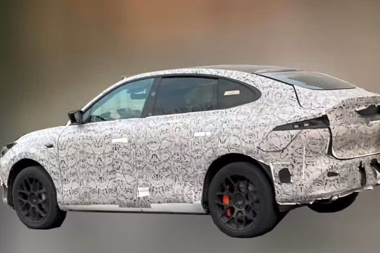 Về mặt an toàn, IM LS6 đi kèm với giải pháp ôtô thông minh 3.0 đầy đủ do SAIC tự phát triển, có thể giảm một nửa số lượng bộ điều khiển trong ô tô và một phần ba dây điện, theo SAIC. Ngoài ra, IM LS6 tại Trung Quốc sử dụng pin lithium ternary từ CATL, xe cũng được trang bị hệ thống sạc siêu nhanh 800V nhưng thông số cụ thể chưa được tiết lộ nhưng nếu có thông tin xe chỉ mất 10 phút sạc để chạy 300 km cũng sẽ không có gì quá bất ngờ.