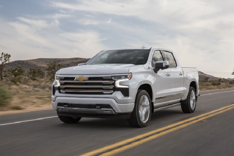 Theo bà Mary Barra - Giám đốc điều hành và Chủ tịch General Motors, cho biết, hiện tại xe điện chưa thể tiếp cận thị trường đại chúng bởi ngân sách các hãng xe dành cho chi phí pin còn nhiều hạn chế. Ở khoảng giá 30.000 - 40.000 USD (tương đương 705 - 941 triệu đồng), doanh số ôtô mới trên toàn cầu chủ yếu đến từ nhóm SUV hạng C.