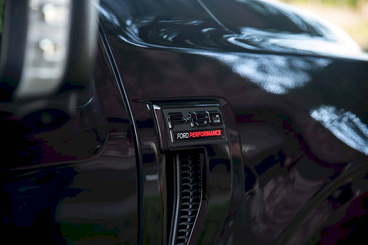 Vì FP700 là gói độ chính hãng nên tất cả các đại lý Ford trên khắp nước Mỹ đều được đào tạo để lắp đặt hoàn chỉnh cho khách hàng. Cùng với đó là chính sách bảo hành 3 năm hoặc 36.000 dặm (57.936 km), tùy điều kiện nào đến trước. Gói FP700 cũng được chứng nhận bởi CARB, được phép lưu hành hợp pháp tại toàn bộ 50 tiểu bang.