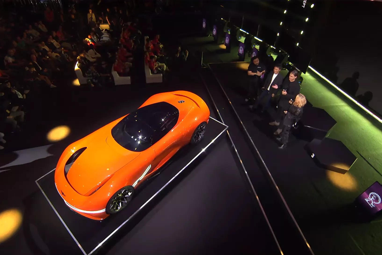 Thương hiệu xe sang của Hyundai tạo ra chiếc Genesis X Gran Berlinetta concept hypercar này với thân xe thấp, mui xe dài, cabin nằm ở phần thân sau với nhiều đường cong uốn lượn cùng các cửa hút gió tích hợp độc đáo đã góp phần đạt được hệ số cản gió Cd chỉ ở mức 0,34 hết sức ấn tượng.