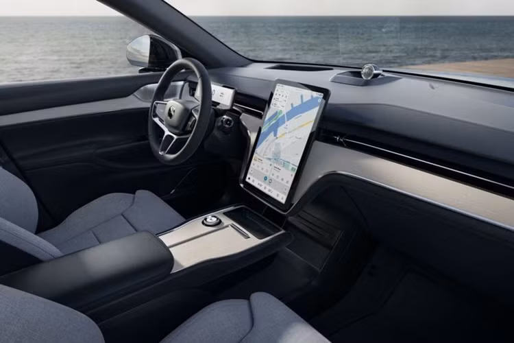 Cảm biến người ngồi, Thông tin biển báo trên đường và hệ thống cảnh báo va chạm có thể phát hiện phương tiện, người đi bộ và người đi xe đạp. Ngoài ra, xe còn có hệ thống Pilot Assist thế hệ mới tích hợp cảm biến Lidar.