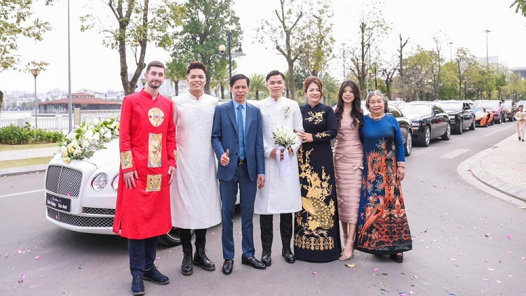 Dan Rolls-Royce cung loat 