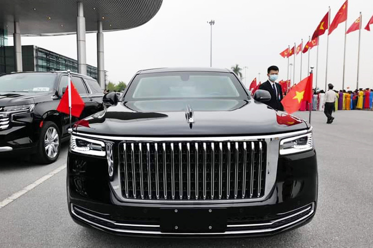 Hồng Kỳ N701 được dự đoán dùng động cơ xăng V8 hoặc V12. Hiện hãng Hồng Kỳ có cả 2 loại động cơ này. Động cơ V8 là loại tăng áp, dung tích 4.0L dùng cho Hồng Kỳ LS7, tạo ra công suất tối đa 360 mã lực và mô-men xoắn cực đại 550 Nm.