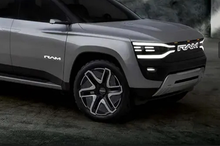 Đồng thời, mẫu xe thuần điện của RAM có thể ngồi 6 người với cấu hình ghế thương gia. Về sức mạnh, công suất 1500 Revolution có thể là 745 mã lực, phạm vi di chuyển tối đa 400 dặm tương đương 644 km cho 1 lần sạc đầy.
