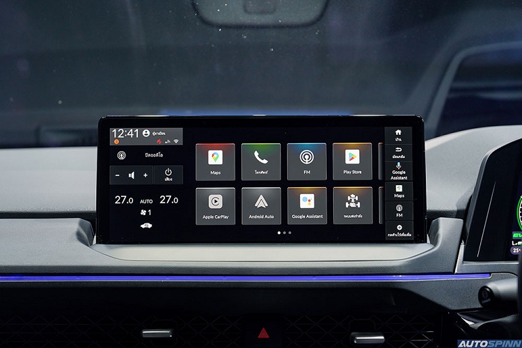 Không có gì bất ngờ khi Honda Accord 2024 ở Thái Lan có gói công nghệ an toàn chủ động Honda Sensing tiêu chuẩn, bao gồm đèn pha tự động, cảnh báo/kiểm soát lệch làn đường, hỗ trợ đưa xe về giữa làn đường, cảnh báo va chạm với ô tô/người đi bộ, hệ thống kiểm soát hành trình thích ứng và cảnh báo khi phương tiện phía trước khởi hành.