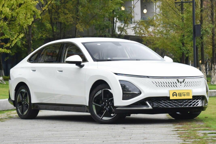 Mẫu xe Wulign Starlight 2024 mới sẽ có các phiên bản plug-in hybrid (PHEV) và chạy hoàn toàn bằng điện (BEV), trong đó, những đợt giao hàng đầu tiên sẽ dành cho những khách hàng muốn PHEV và BEV sẽ diễn ra vào đầu năm 2024.