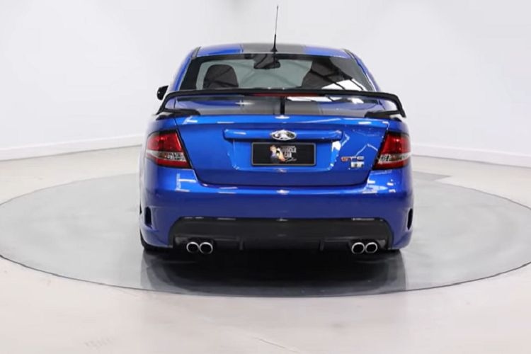 Vì thế, nếu ai đó bỏ ra 2,7 tỷ đồng để mua lại chiếc Ford Falcon GT-F đời 2014, đừng bảo họ là người dở hơi, vì đó chắc chắn là dân chơi hoặc nhà sưu tập mà xe trong garage của họ có thể bạn làm cả đời cũng không mua được.
