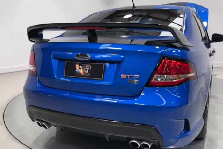 Những con số này là rất ấn tượng đối với một chiếc sedan đã ra mắt gần một thập kỷ, nhưng nếu bạn so với các xe thể thao hiện nay, Ford Falcon GT-F thậm chí còn mạnh hơn 718 Cayman hay Ford Mustang đến tận 170 mã lực.