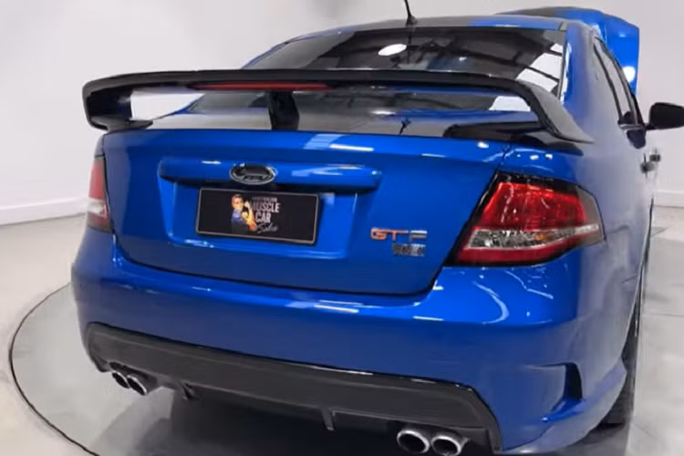 Những con số này là rất ấn tượng đối với một chiếc sedan đã ra mắt gần một thập kỷ, nhưng nếu bạn so với các xe thể thao hiện nay, Ford Falcon GT-F thậm chí còn mạnh hơn 718 Cayman hay Ford Mustang đến tận 170 mã lực.