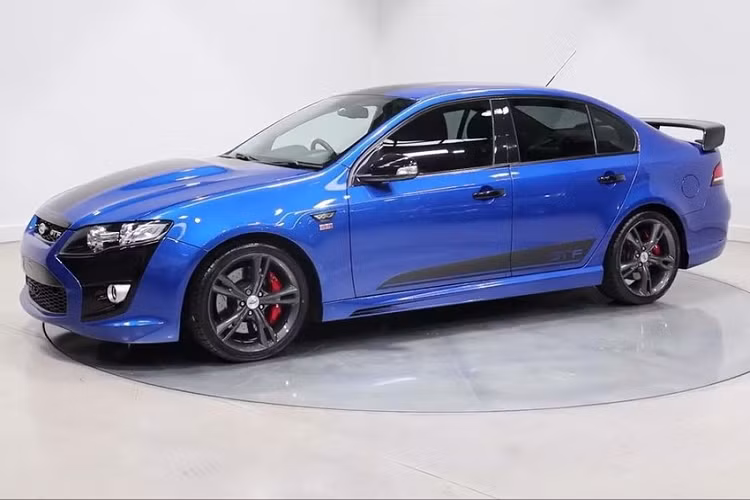 Ford Falcon GT-F sieu hiem gan 3 ty dong khien dan choi “them khat“