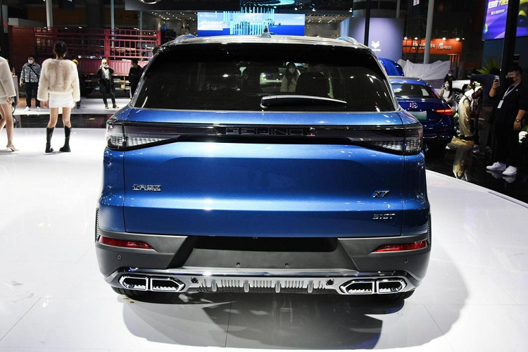 Với việc dòng xe Beijing X7 2023 đã rời khỏi dây chuyền sản xuất ở Trung Quốc, không ít khách Việt đang chờ ngày mẫu xe này về nước để được nhìn ngắm tận mắt 1 thiết kế hoàn toàn khác lạ của chiếc xe thuộc phân khúc SUV 5 chỗ.