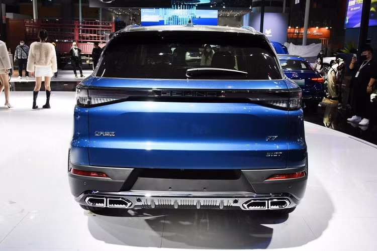 Với việc dòng xe Beijing X7 2023 đã rời khỏi dây chuyền sản xuất ở Trung Quốc, không ít khách Việt đang chờ ngày mẫu xe này về nước để được nhìn ngắm tận mắt 1 thiết kế hoàn toàn khác lạ của chiếc xe thuộc phân khúc SUV 5 chỗ.