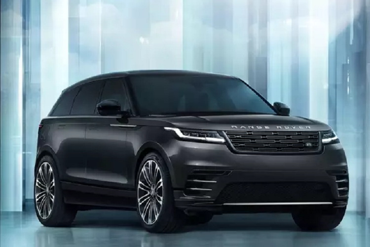Ngoài ra, màn hình trung tâm của Range Rover Velar 2024 trang bị tính năng cập nhật từ xa OTA, tích hợp hệ thống thông tin giải trí Pivi Pro7, dẫn đường, chẩn đoán lỗi, hiển thị thông số vận hành và hệ truyền động. 