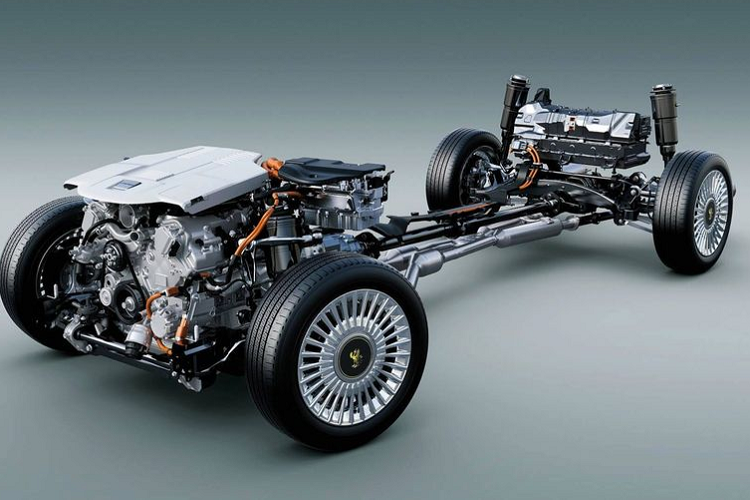 Theo tạp chí Best Car của Nhật Bản, Toyota đang chuẩn bị giới thiệu mẫu SUV của Century và mẫu xe này sẽ được phát triển dựa trên Highlander, tuy nhiên kích thước tổng thể sẽ lớn hơn.Kích thước Century bản SUV sẽ có chiều dài 5,2 mm (tương đương 204,7 inch), thông số này dài hơn chiếc Land Cruiser.