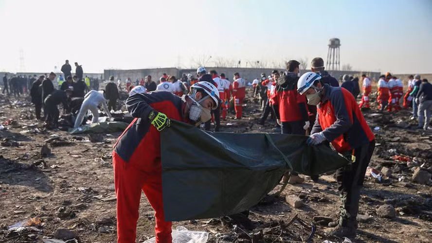 Hiện tại phía Iran vẫn bác bỏ giả thiết này, tuy nhiên việc từ chối giao hộp đen cho cơ quan phân tích có năng lực cũng như phong tỏa hiện trường đang khiến Tehran lâm vào thế khó giải thích.