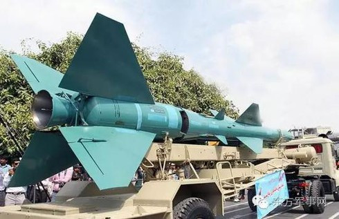 Thứ ba, việc chọn tên lửa Fatah-313 để tiến công trả đũa, không chỉ là yếu tố kỹ, chiến thuật của loại tên lửa này (cơ động nhanh, có thể nhanh chóng đưa vào trạng thái chiến đấu, tầm bắn đủ vươn tới căn cứ Quân đội Mỹ trên đất Iraq), mà còn không gây thương vong quá mức. Theo cách này, Mỹ có thể thấy thái độ cứng rắn của Iran thông qua các cuộc tấn công răn đe và đạt được sự tự bảo vệ, chứ không phải những lời hô khẩu hiệu xuông của Iran.