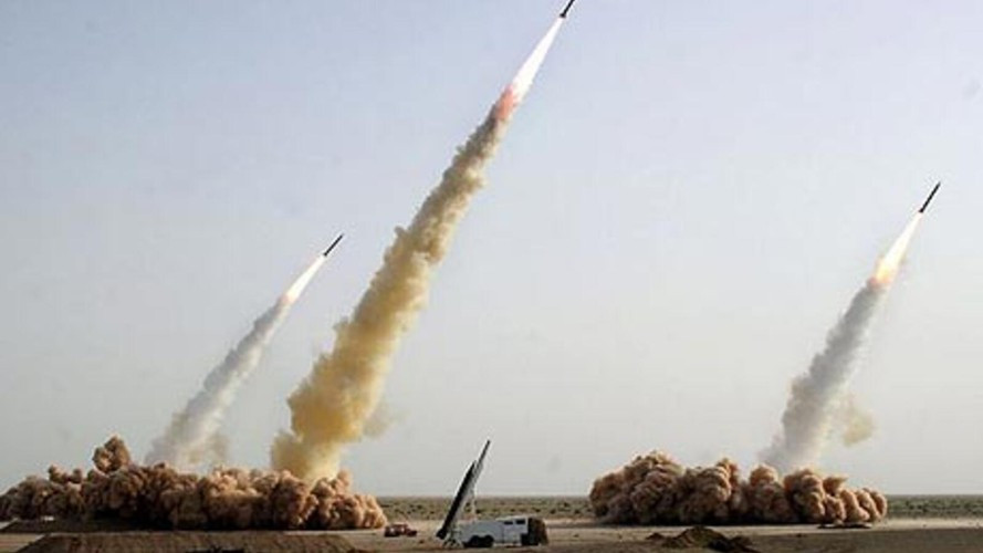 Bên cạnh những thắc mắc về hiệu suất tác chiến của Patriot thì vấn đề thu hút sự quan tâm tiếp theo đó là Iran đã sử dụng loại tên lửa nào trong cuộc tấn công, bởi vũ khí này dường như không phải Fateh như nhận định ban đầu.