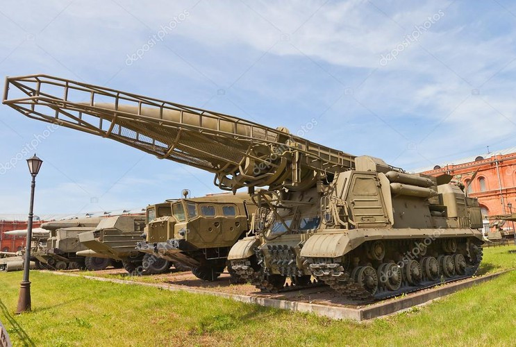 Lý do chuyên gia quân sự Nga có nhận định trên là bởi vì xét về mặt tốc độ cũng như tầm bắn thì tên lửa đạn đạo Qiam-1 của Iran hoàn toàn không khác biệt gì so với mẫu vũ khí cổ điển từ thời Liên Xô.