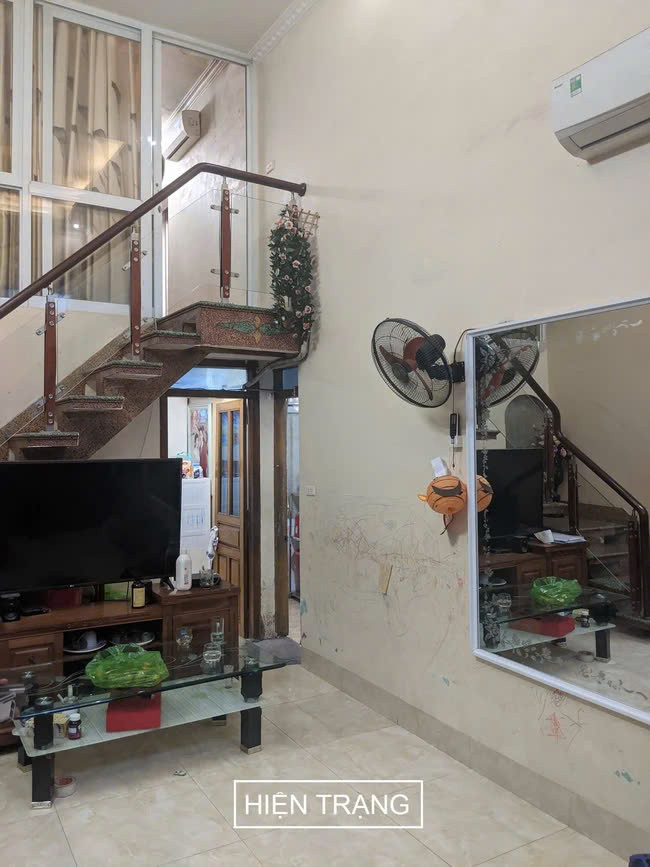 Mọi nội thất, đồ đạc trong nhà đều bố trí không theo quy luật nào. Ảnh: Nguyễn Nhung