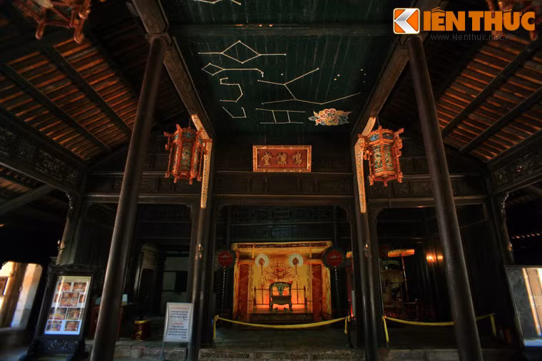 Nội thất của nhà hát Minh Khiêm. Đây được coi là một trong những nhà hát cổ nhất của Việt Nam còn tồn tại.