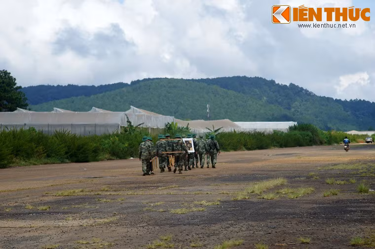 Sau năm 1975, sân bay Cam Ly trở thành sân bay của Học viện Lục quân, sau đó chuyển giao cho Cụm cảng hàng không miền Nam quản lý.