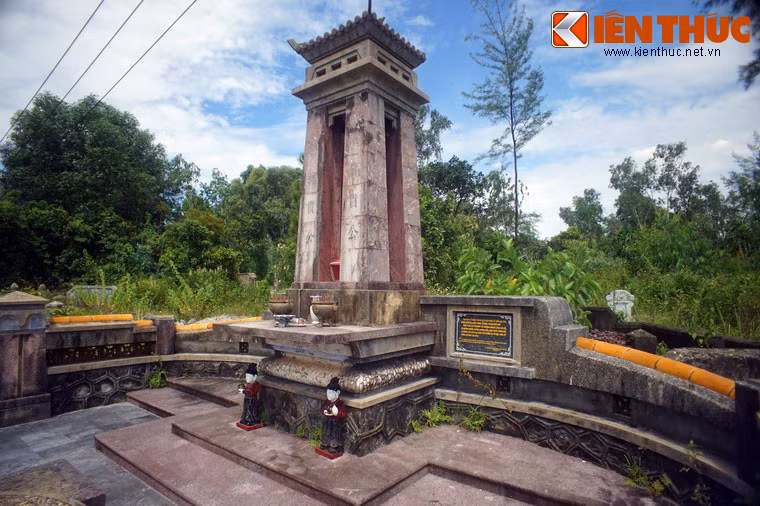 Năm 1992, di tích ngôi mộ chung Thái Phiên và Trần Cao Vân được nhà nước cấp kinh phí trùng tu, tôn tạo khang trang với đài tưởng niệm cao 4,3m.