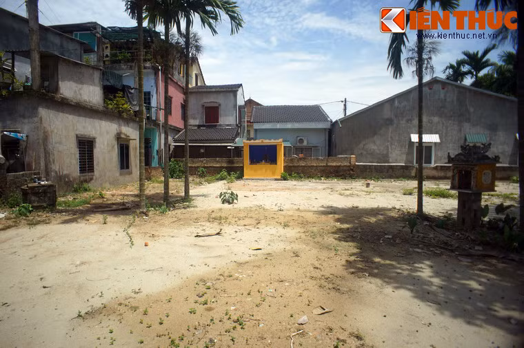 Đàn được xây dựng tại địa điểm diễn ra trận tập kích với quy mô lớn do quan đại thần Tôn Thất Thuyết và em trai ông trực tiếp chỉ huy nhằm tiêu diệt đội quân hùng hậu của Pháp mới tăng cường.