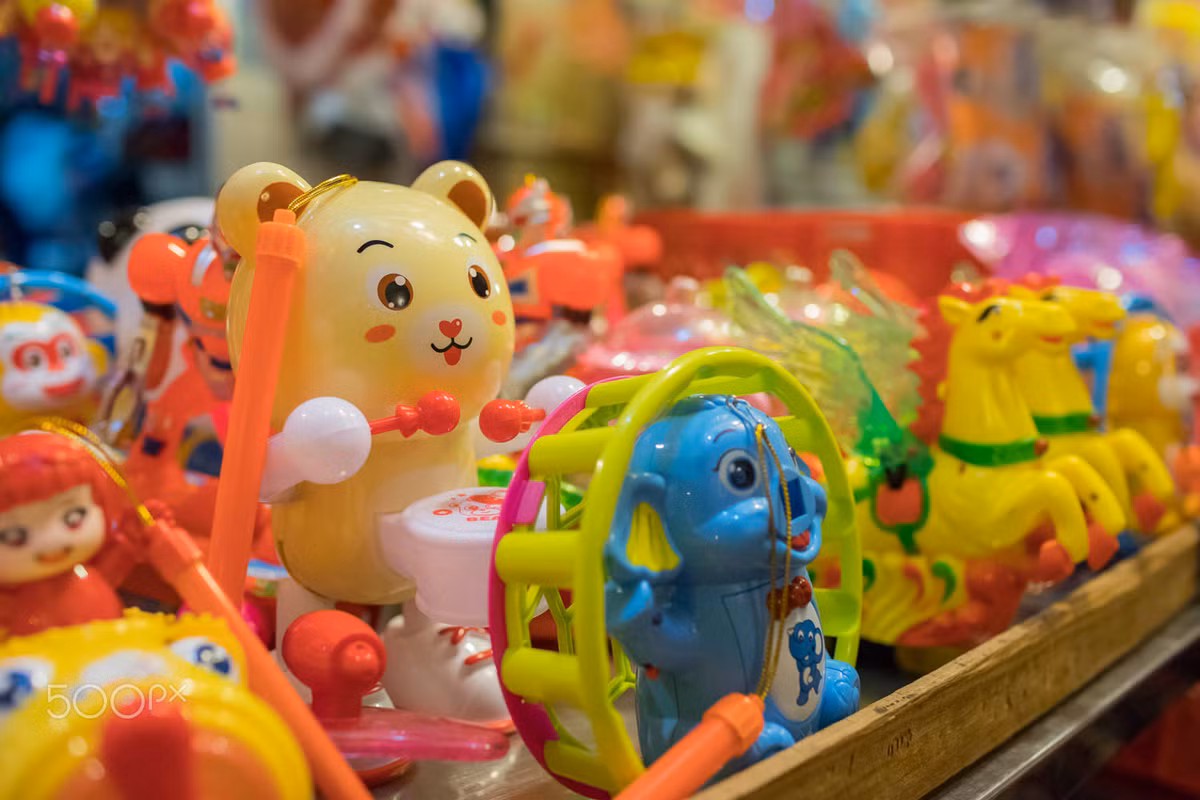 Những món đồ chơi ngộ nghĩnh làm nên nét vui tươi của Tết Trung thu. Ảnh: Yan Lerval/ 500px.com.
